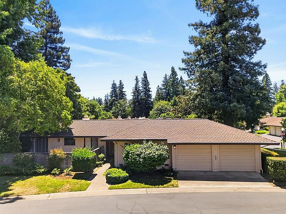 2nd image of 1128 Commons Dr