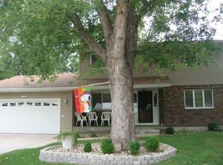122 Crestview Dr, Burlington, IA 52601