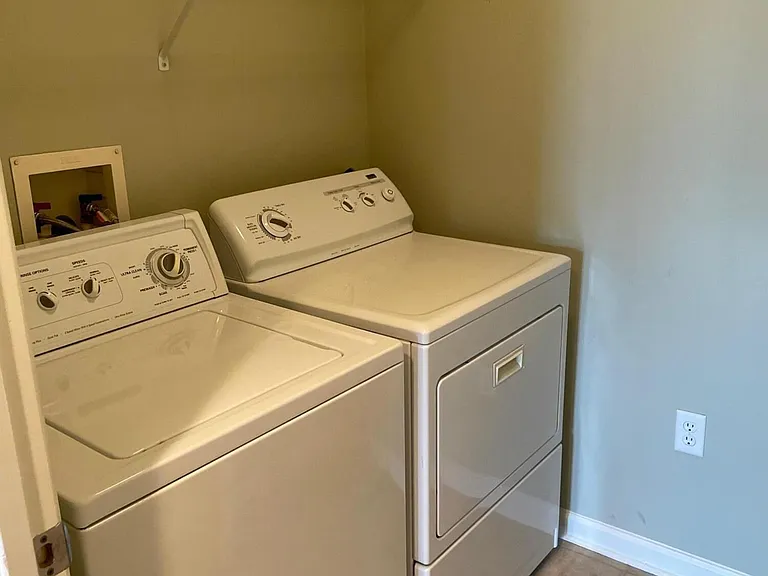 400 E Bay St #202 — Photo 22