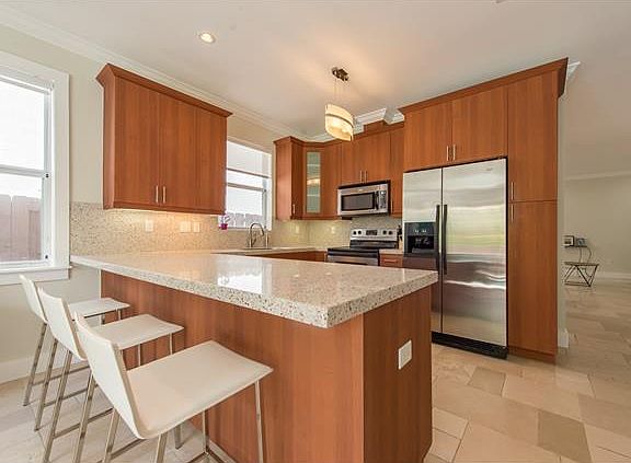 5th image of 3060 New York St