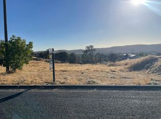 2820 Arrowhead St, Copperopolis, CA 95228