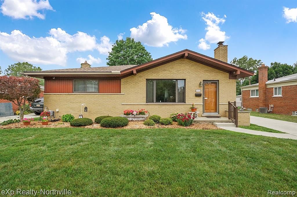 19729 Parker St, Livonia, MI 48152 Zillow