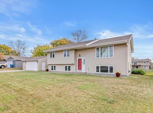 7122 Shad Ave, Centerville, MN 55038