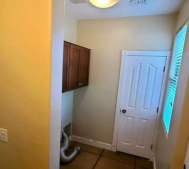 Beautiful 4 bed, 3 bath home near UofA Campus! — Photo 9