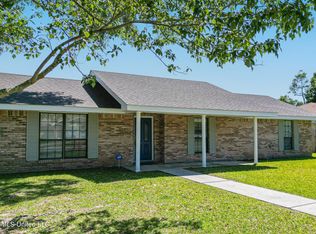 430 Pecan Park Dr, Bay Saint Louis, MS 39520