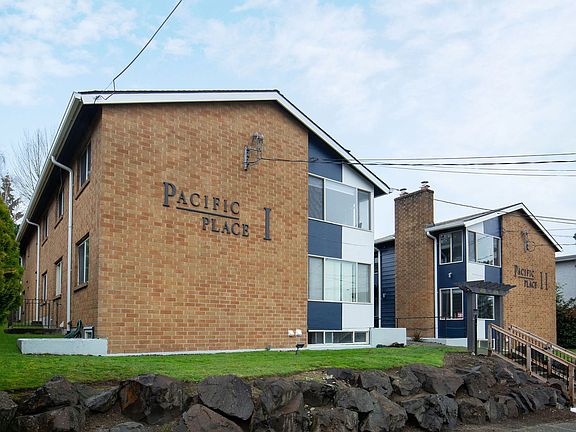 4th image of 4235-4239 27th Ave W #1B-1Ba-644Sqft