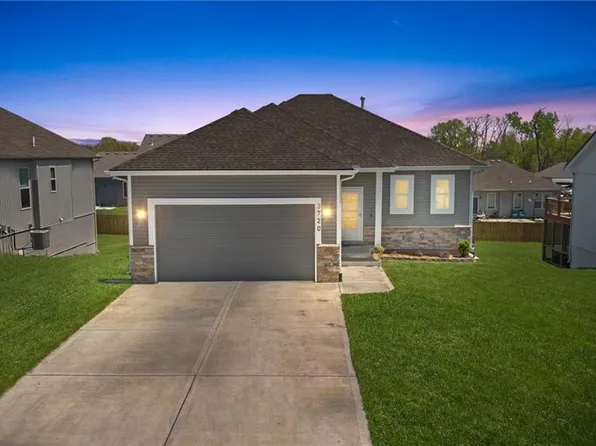 3720 NW Old Stagecoach Rd, Kansas City, MO 64154