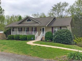 115 Mockingbird Hill Dr, Etowah, NC 28729