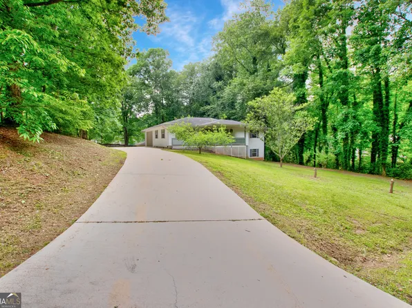 201 Oakdale Dr, Cornelia, GA 30531