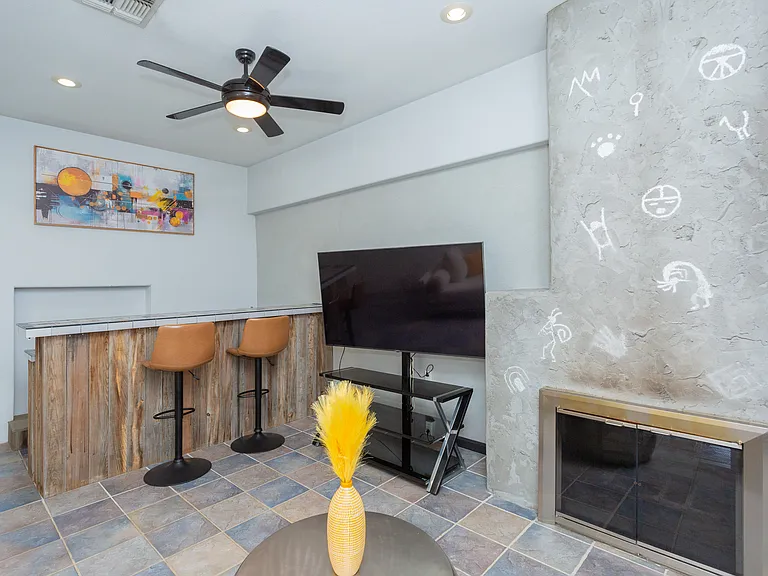 610 W Hermosa Dr — Photo 20