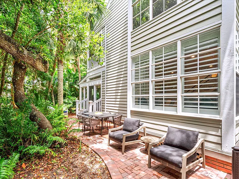 1315 Palmetto Ct #111 — Photo 42