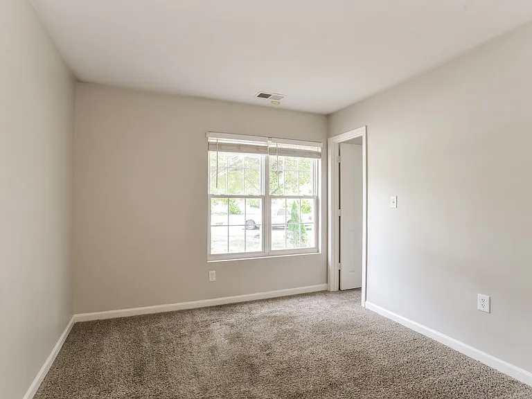 10013 Green Hedge Ave — Photo 11