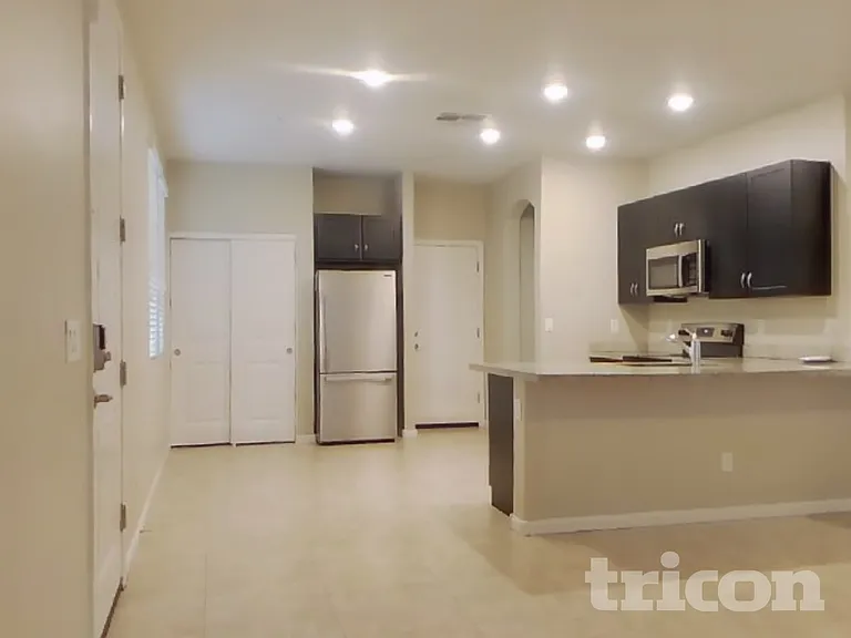 12554 W Hummingbird Ter — Photo 5