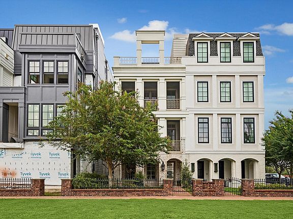 2nd image of 41 Crain Square Blvd