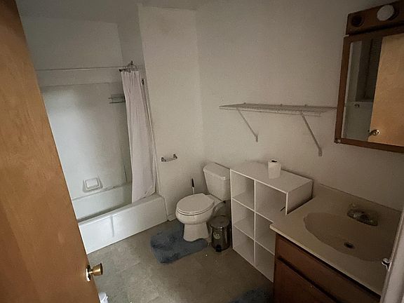 4th image of 2340 15th St Floor 1