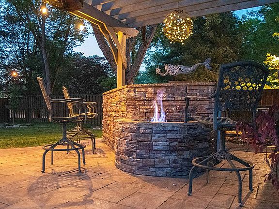 4th image of 2332 Londonderry Dr