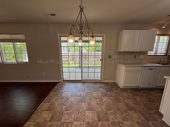 5th image of 809 Topsail Dr