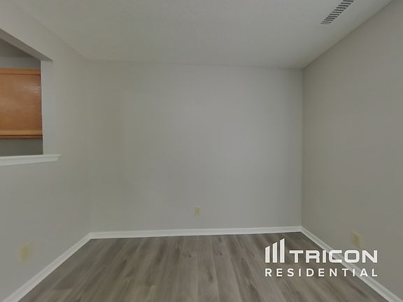 5th image of 2609 Redland Ln