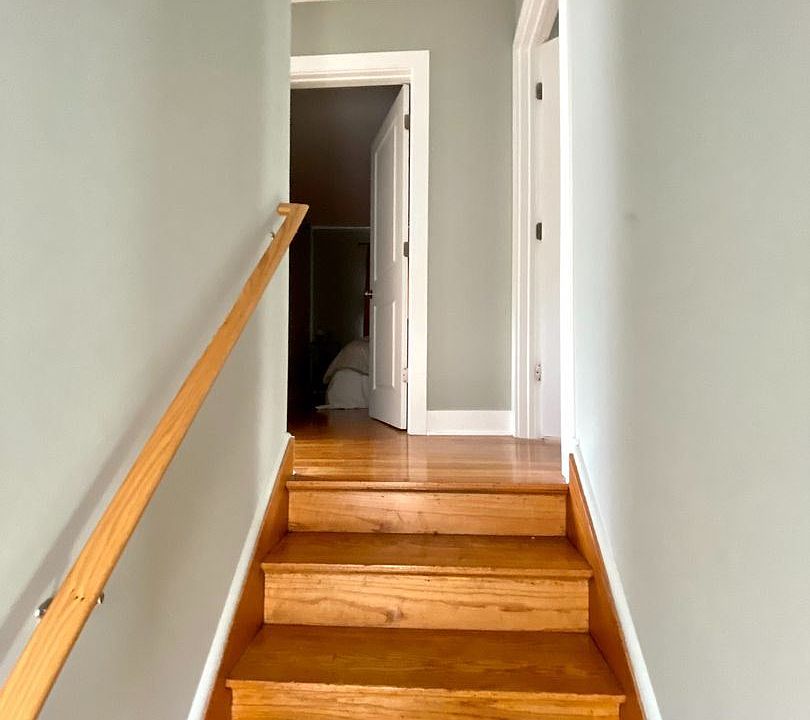 1st image of 925 Veto St NW