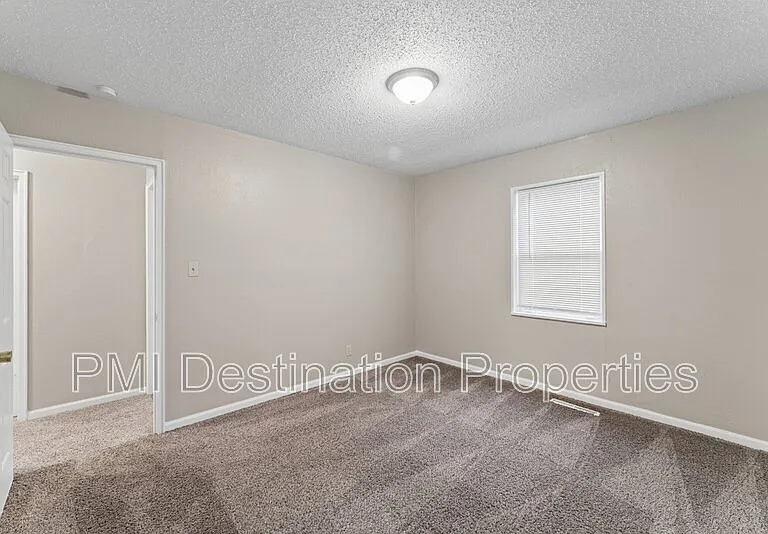 5431 N Indiana Ave — Photo 23