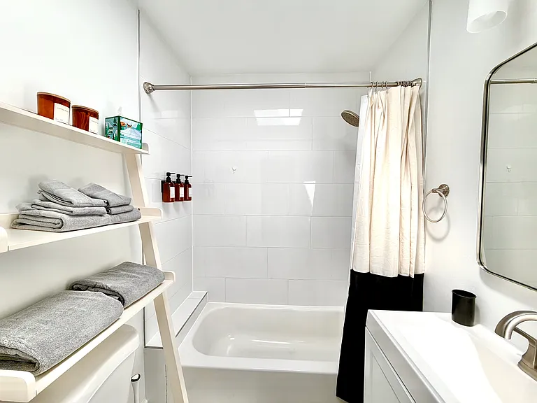 1781 Lyman Pl NE — Photo 6