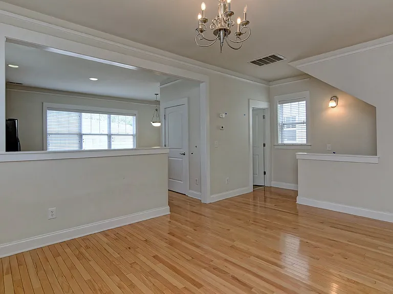 1912 Lela Ave — Photo 11