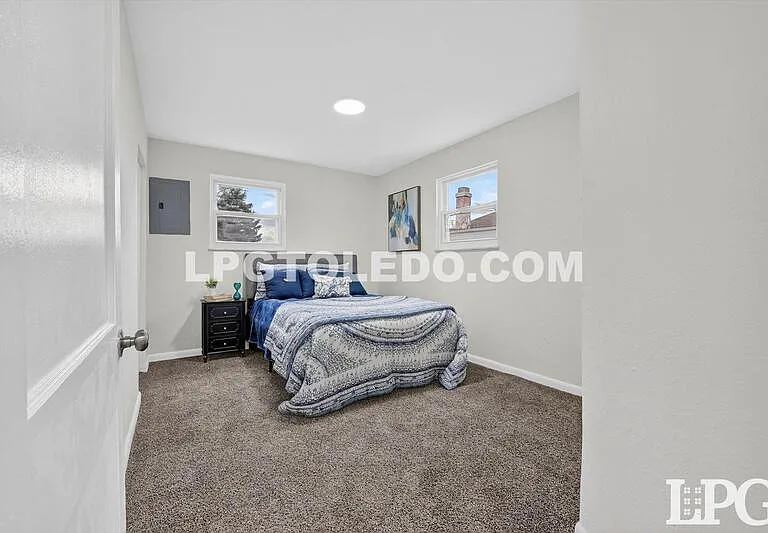 927 W Northgate Pkwy — Photo 31