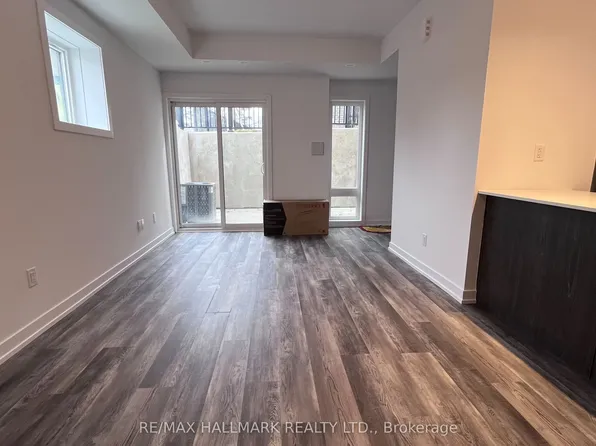 51 Jefferson Side Rd #120, Richmond Hill, ON L4E 1M1