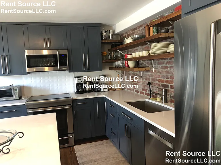 17 Everett St #B — Photo 3