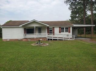 415 Johnson St, Ray City, GA 31645