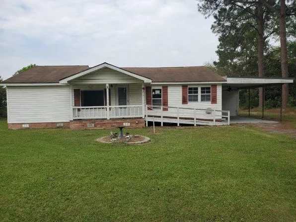 415 Johnson St, Ray City, GA 31645