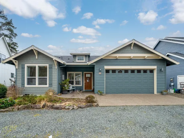 325 N Juniper Ct, Rockaway Beach, OR 97136