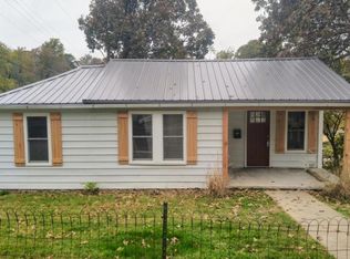 1022 Hearrell St, Neosho, MO 64850