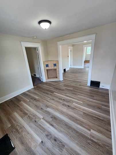 1st image of 952 W 29th St #2