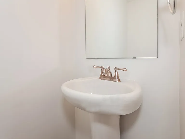 9009 Sharpes Cir — Photo 16