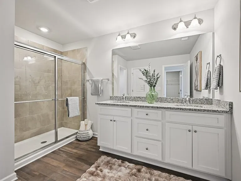 423 Lanier Cir — Photo 27