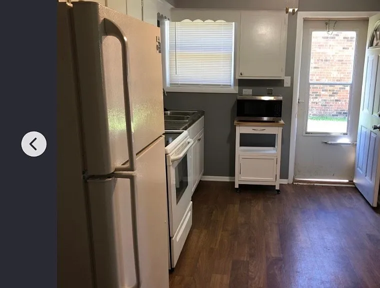 614 Wood Dale Ter #2 — Photo 3