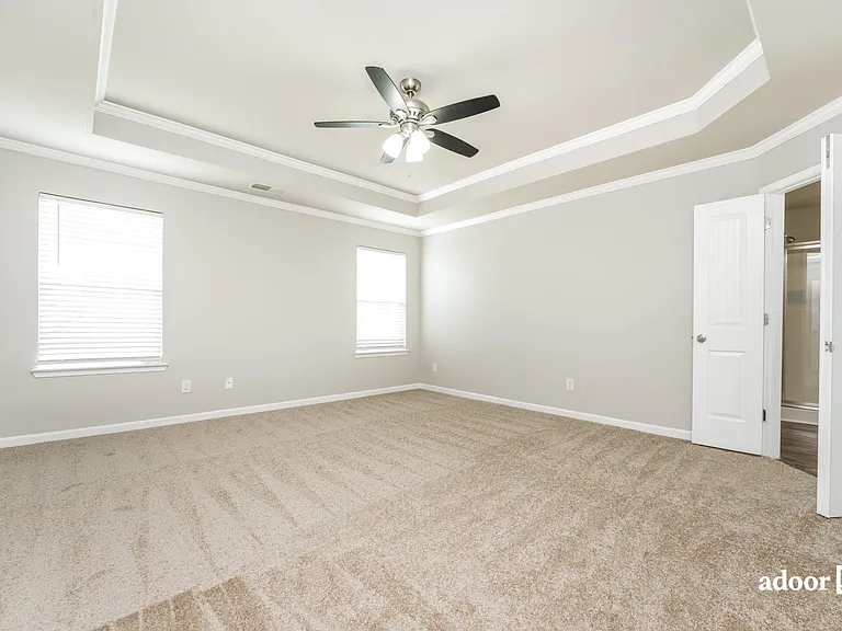 1327 Bass Ln — Photo 7