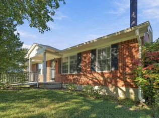 3185 Carriage Ln, Lexington, KY 40517