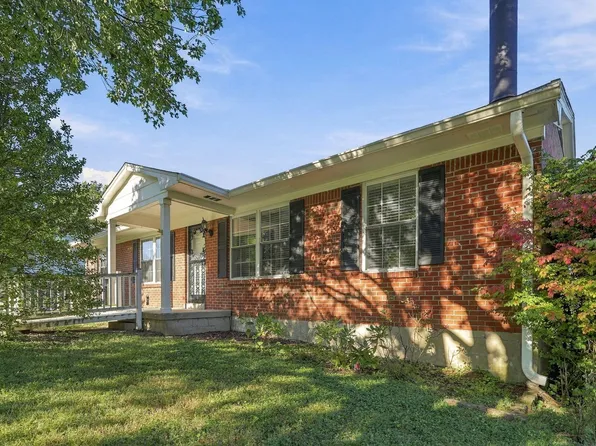 3185 Carriage Ln, Lexington, KY 40517