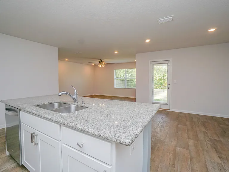 2379 Kirkwood Dr — Photo 18