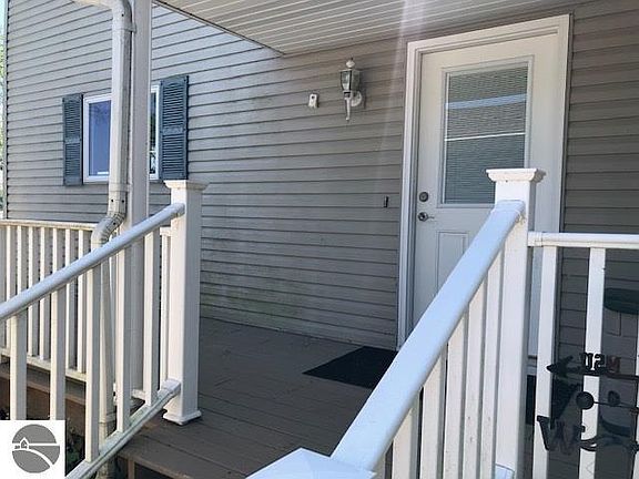 4th image of 5422 Lake Shore Dr