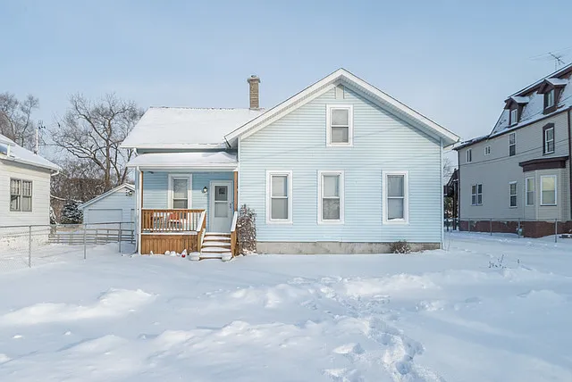 655 Henry St photo 1