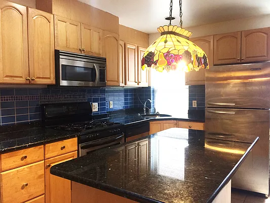 Rented by In Haus LLC | media 35