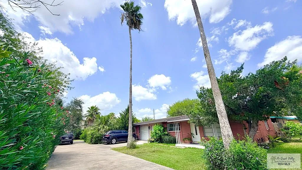 2 bed, 1.0 bath, 854 sqft, $1,000 — Photo 4