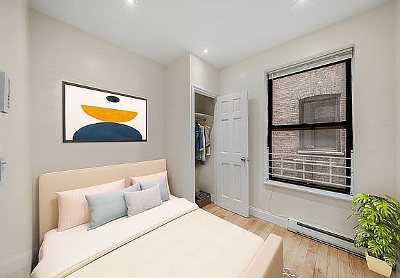 4th image of 206 W 109th St APT 2D