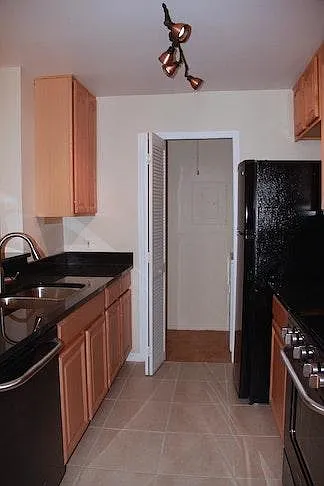 6130 Westgate Drive — Photo 2