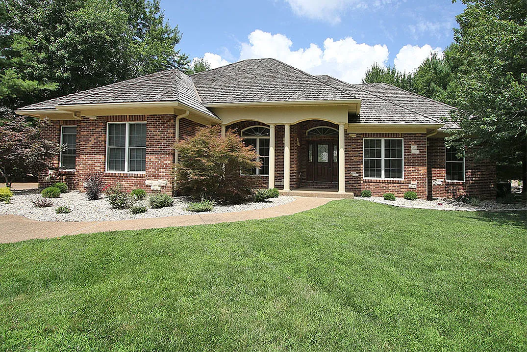 1203 S Oxfordshire Ln photo 1