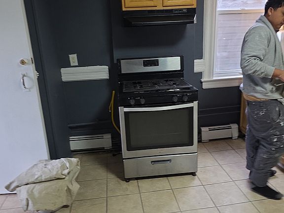 3rd image of 612-613 N 5th St #2R