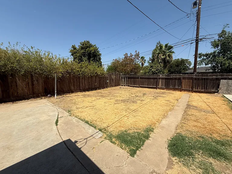 1013 E Garland Ave — Photo 3